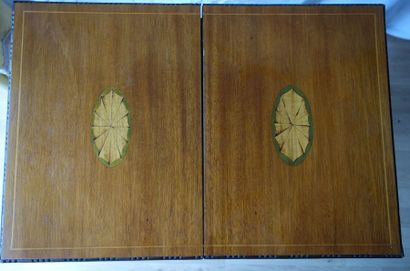 null MAPPLE Table travailleuse en bois de placage marquetée, Angleterre moderne H...