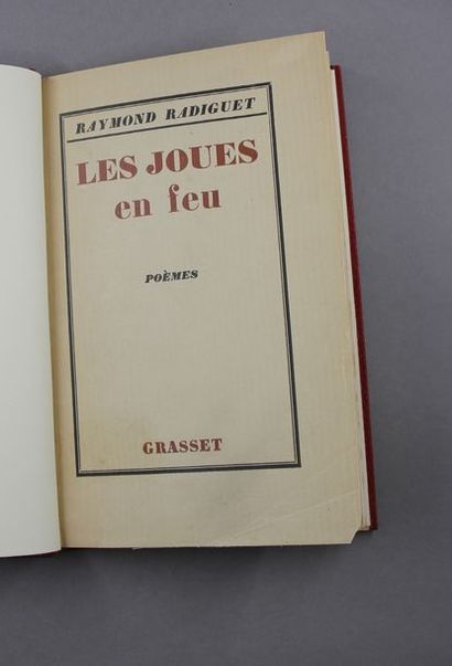 null RAYMOND RADIGUET. Les Joues en feu. Poèmes anciens et poèmes inédits. 1917-1921....