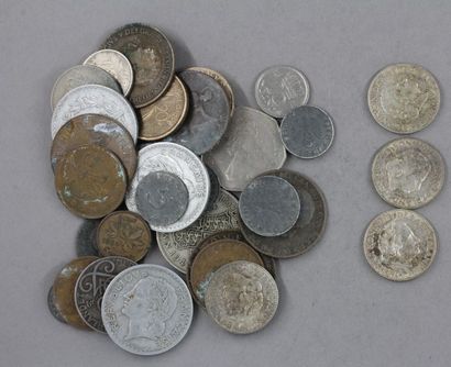 null Lot de pièces divers dont 3 pièces d'1 Gulden Juliana 1956, 1957