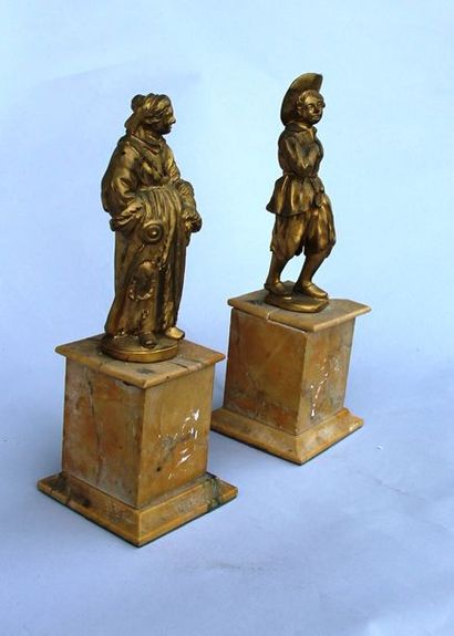 null Paire de sculptures en bronze doré représentant un couple de berger, sur socle...