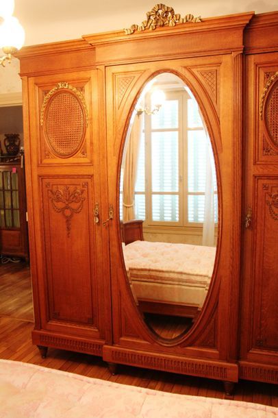 null Mobilier de salle chambre à coucher de style Louis XVI en bois natruel sculpté...