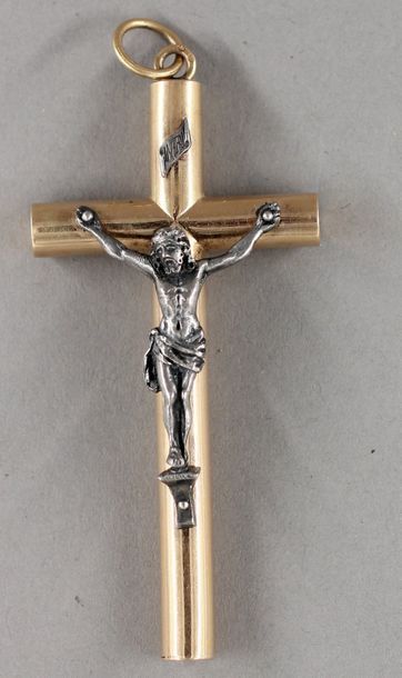 null Pendentif crucifix en or jaune 18k et argent 800°/°°, pds : 25 g.