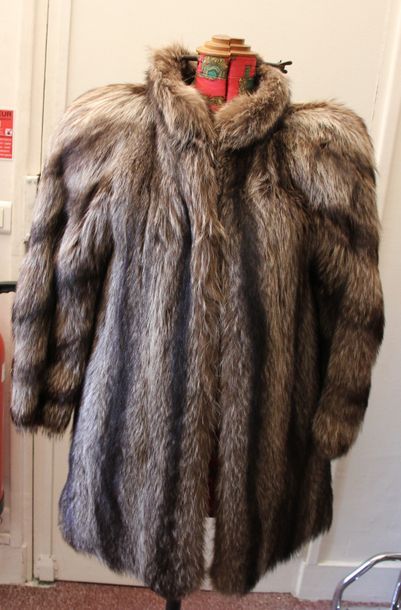 null Yves Saint Laurent fourrures manteau en renard
