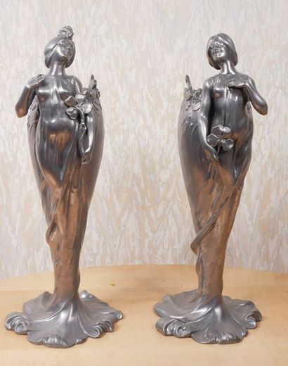 null Claude BONNEFOND (1796-1860) Paire de vases « Femme aux pensées ». Épreuves...