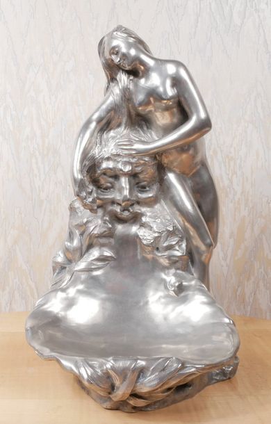 null Charles BRETON Statuette femme à la fontaine datée 1903 étain signé H : 36 cm...