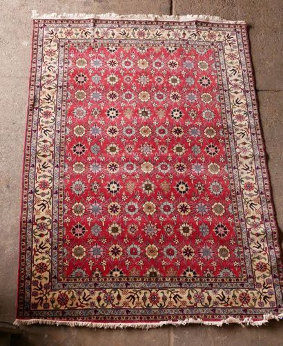 null *VERAMINE (Iran) vers 1985 Tapis en velours en laine sur fondations en coton,...