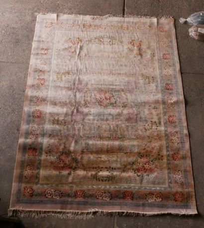 null *CHINE TIEN SON vers 1985 Tapis en velours, chaînes, trame et franges en soie,...