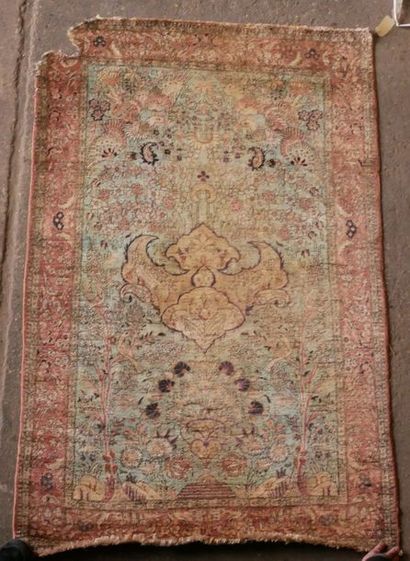 null *TABRIZ (Iran) vers 1960-70 Tapis en velours en laine sur fondations en coton,...