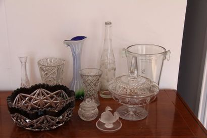 null Lot de vases et divers en verre et cristal dont VAL St LAMBERT