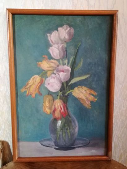 null Gabrielle BERRHAGORRY (1873-?) Bouquet de tulipes Huile sur carton signée en...