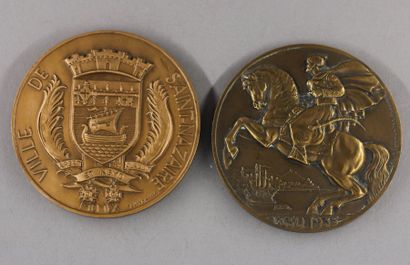 null Raymon DELAMARRE - C.G.T. Médaille en bronze représentant le paquebot Ville...