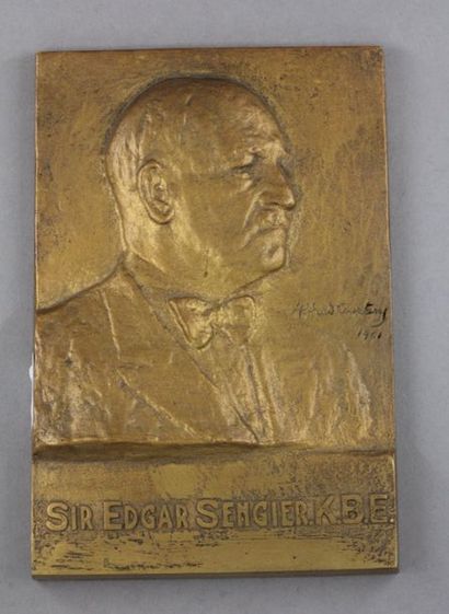 null Alfred COURTENS (1889-1967) Sir Edgard Sengier, KBE Plaque en bronze dorée,...