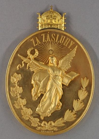 null Empire Austro-hongrois : Médaille ovale en bronze doré de l'Exposition économique,...