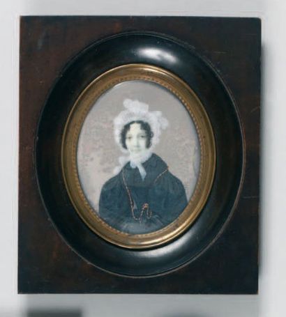 ECOLE FRANCAISE. Première Moitié du XIXe siècle « Portrait de femme en buste, avec...