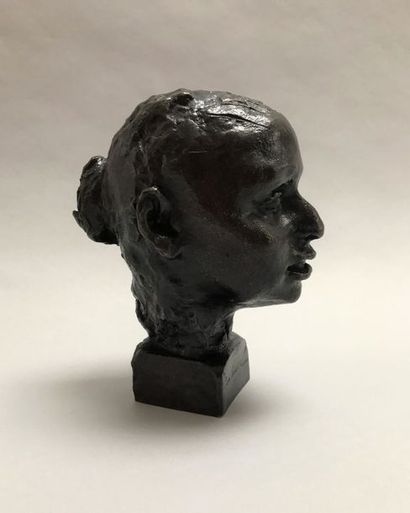  Camille CLAUDEL (1864-1943), d'après
JEUNE FILLE AU CHIGNON OU TETE DE RIEUSE
Sculpture... Gazette Drouot