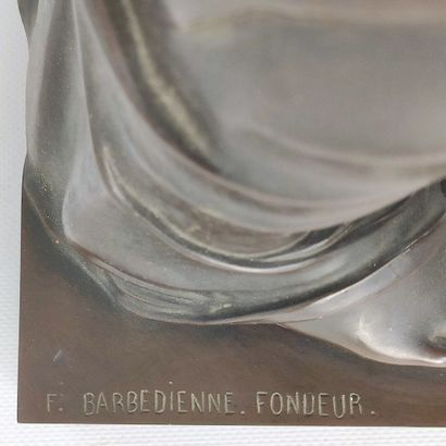 null D'après la sculpture antique de Praxitèle.

La Vénus d'Arles.

Important bronze...