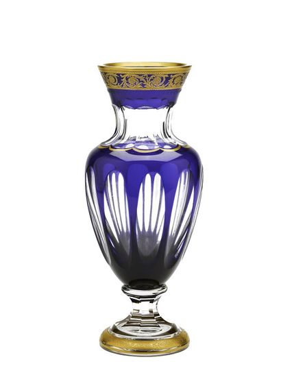 null SAINT-LOUIS, modèle "Thistle".

Vase balustre en cristal, à fond bleu et décor...