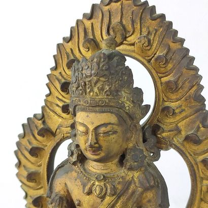 null CHINE, période Qianlong (1735-1798).

Amitayus en bronze doré, figuré assis...