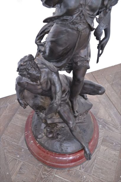 null Emile PICAULT (1833-1915).

Excelsior.

Important groupe en bronze à patine...