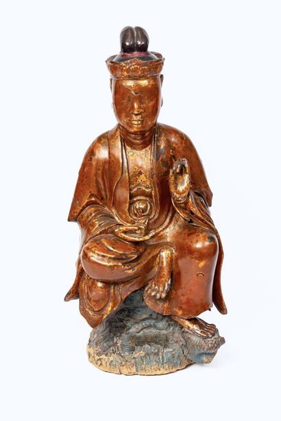 null INDOCHINE.

Important bouddha en bois laqué rouge et doré, il est figuré assis...