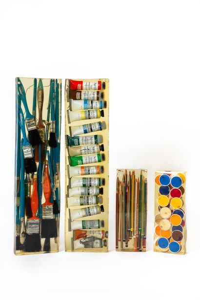 null ARMAN (1928-2005).

"PAINT BOX", 1970.

Mallette de peintre en bois clair contenant...