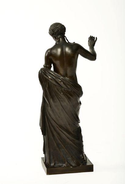 null D'après la sculpture antique de Praxitèle.

La Vénus d'Arles.

Important bronze...