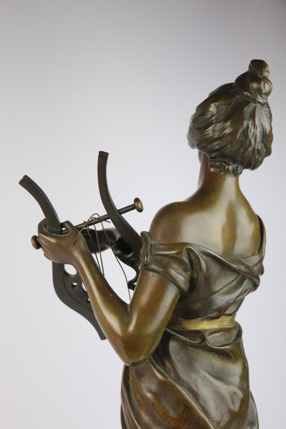 null Emmanuel VILLANIS (1858-1914).

Sapho.

Important bronze à patine brune, signé...