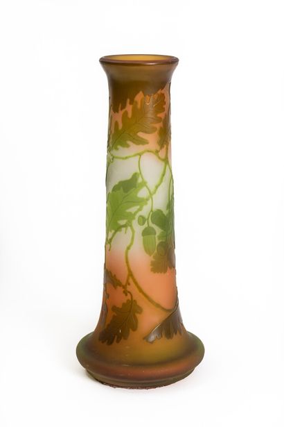 null Etablissements GALLÉ (1904-1936).

Feuilles de chêne. 

Vase soliflore la panse...