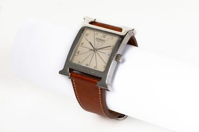null HERMÈS Paris.

Men's wristwatch "Heure H" model, large, with steel case.

Champagne...