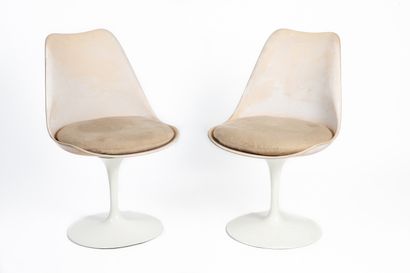 null Eero SAARINEN (1910-1961) DESIGNER & KNOLL INTERNATIONAL EDITEUR

Paire de chaises...