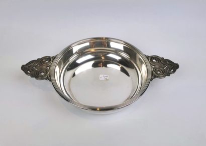 null PUIFORCAT. 

Pair of vegetable dishes covered with silver handles, chased model...