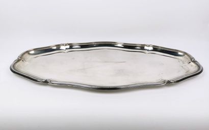 null PUIFORCAT. 

Long oval silver dish, model with nets and acanthus agraphes around...