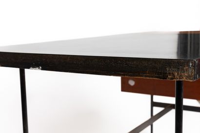null Pierre PAULIN (1927-2009). 

Desk " CM141 ", the model created in 1953.

Rectangular...