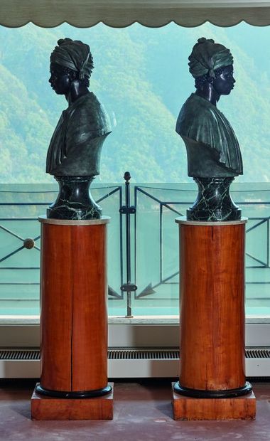 null 
*Paire de bustes de nubiens en bronze, sur des socles en marbre.




H_97 cm...