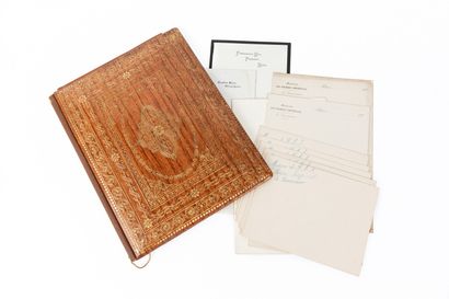 null Lot of blank correspondence papers: five envelopes and two papers "Household...