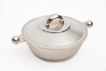 null LUC LANEL (1893-1965) for CHRISTOFLE.

Modernist silver plated vegetable dish,...
