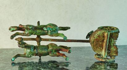 null 
*Char romain en bronze à patine verte de fouille, d'après l'Antique.




H_20,5...