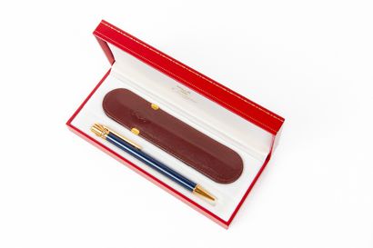 null CARTIER, the Must.

Meeting of two pens in their cases, including : 

- Ballpoint...