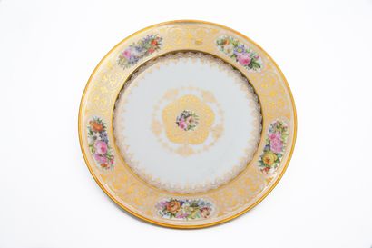 null 
SÈVRES.




Set of five porcelain plates of the Trianon service with polychrome...