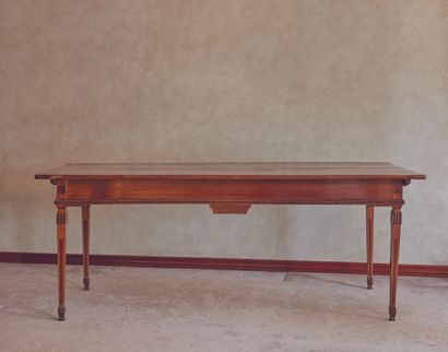 null 
Mahogany veneer and marquetry dining room table.




Northern Italy, 19th century.




H_79...