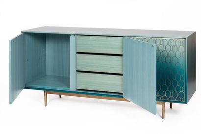 null BETHAN GRAY.

Buffet enfilade « Shamsian Collection » en bois teinté bleu et...