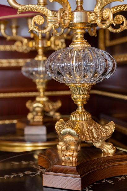 null LAUDARTE, Italy.

Paire de lampes de forme bouillotte en bronze doré à décor...