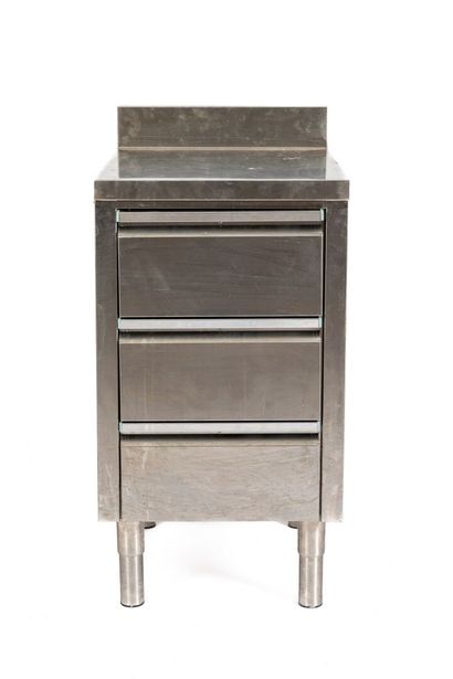 null Small stainless steel worktop with backsplash, opening with three drawers.

H_102...