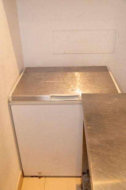 White chest freezer, stainless steel cover...