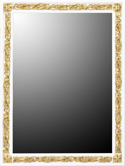 null Rectangular mirror in white lacquered wood, carved and gilded wood.

H_

a gilded...