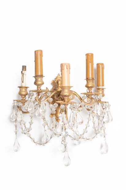 null Pair of five lights sconces in bronze, gilt brass and glass drops. 

H_50 cm...