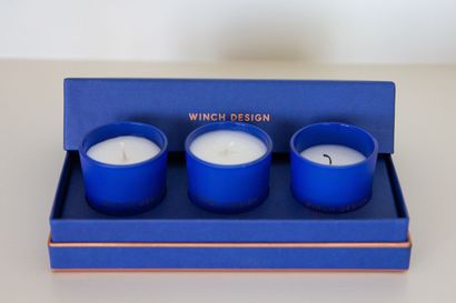 null WINCH DESIGN. 

Deux suites de deux et trois bougies en verre bleu.

l'une des...