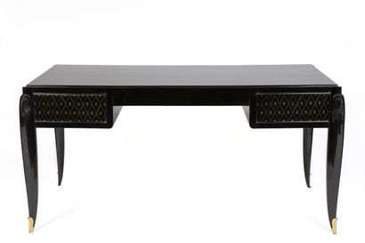 null Jean PASCAUD (1903-1996).

Rare flat desk with two suspended boxes in blackened...