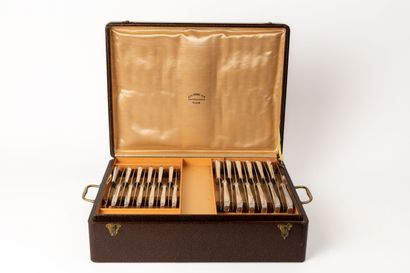 null CHRISTOFLE.

Silver-plated cutlery and knives set, modernist model, including...