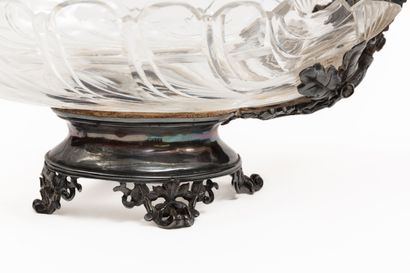 null LEBRUN.

Cup of form shuttle out of engraved crystal, the mount in silver plated...